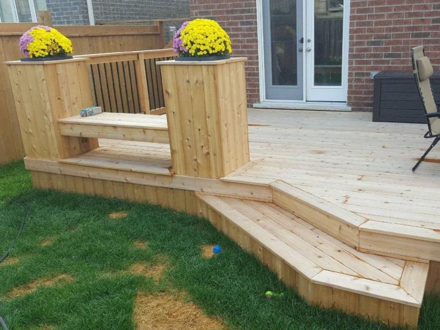 cedar deck with railing (1) (1)